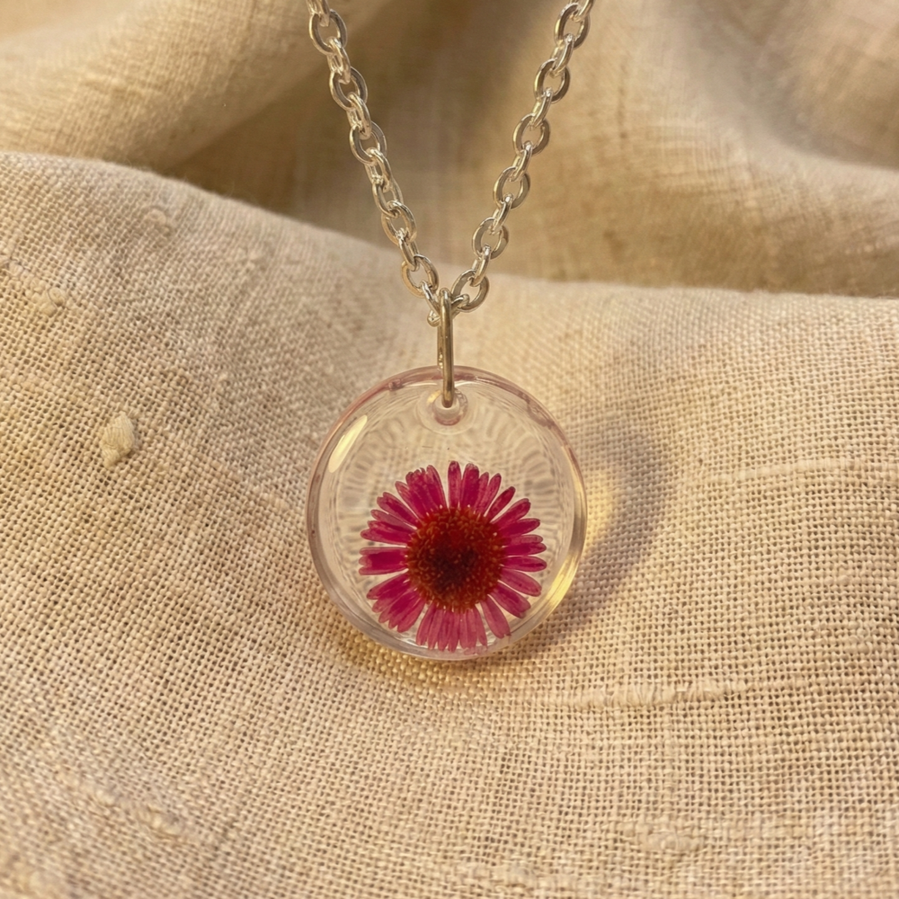 Blush Daisy Necklace