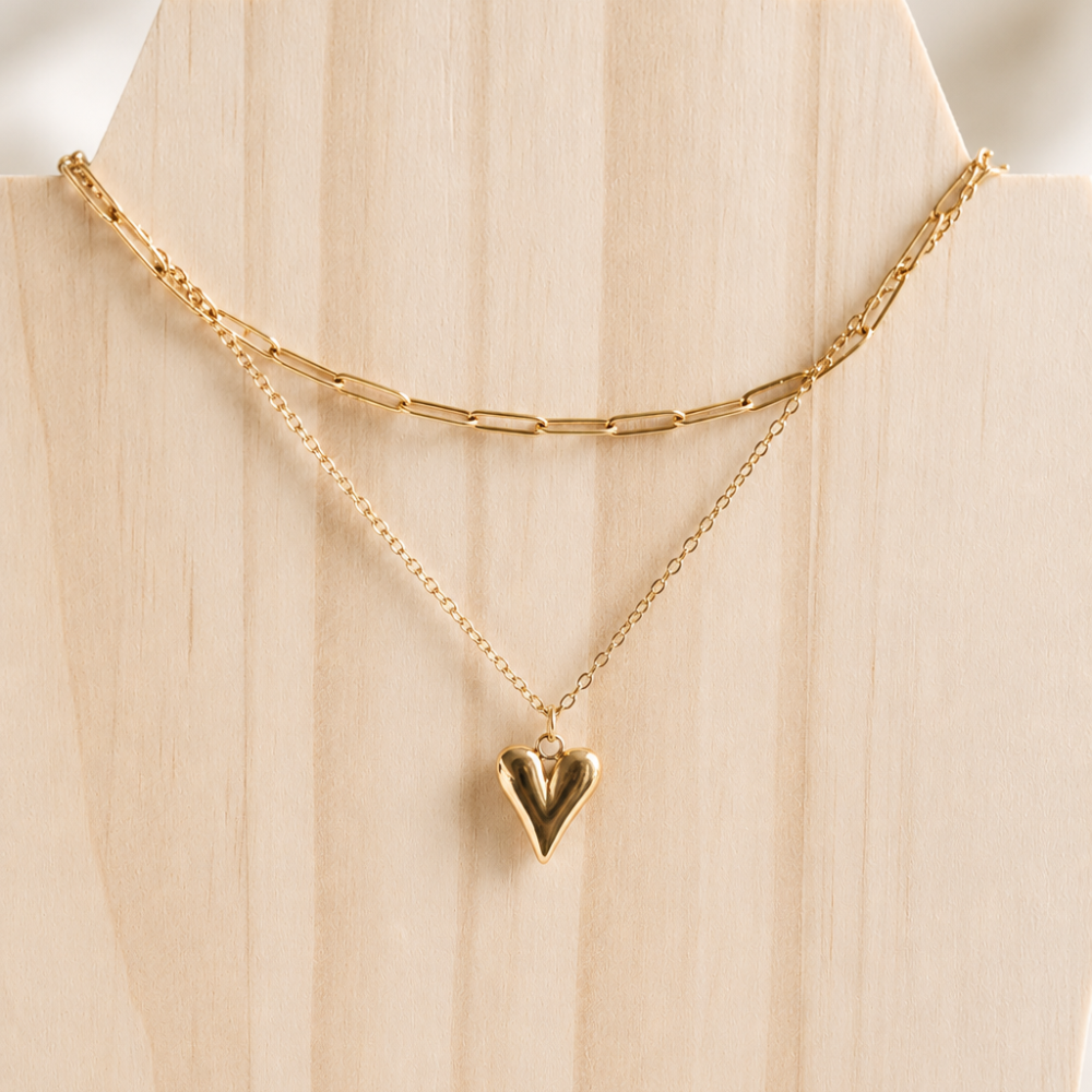 A gold layered heart necklace made from 304 stainless steel with an 18k gold PVD-coated finish. Part of the Neréa Anthi Curated Collection.